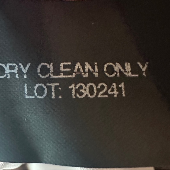 BEAUTIFUL Anne Klein double breasted wool 3/4 length coat, size L - Picture 8 of 10